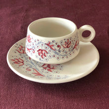 Carica l'immagine nel visualizzatore di Gallery, Maiolica Tea Cup with Saucer Umbrian Rose
