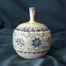 Carica l'immagine nel visualizzatore di Gallery, Ball Vase Little Palms