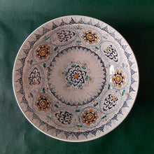 Load image into Gallery viewer, Serving Bowl 'Little Palms' Medium
