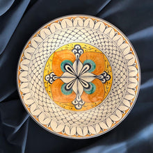 Carica l'immagine nel visualizzatore di Gallery, Majolica wall plate Renaissance Fall Flower
