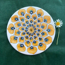 Carica l'immagine nel visualizzatore di Gallery, Large Serving Plate  'Yellow Peacock Feathers'
